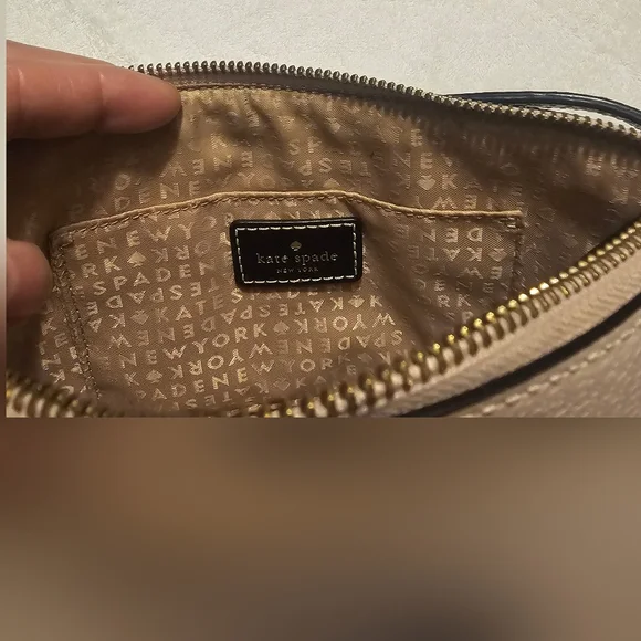 KATE SPADE NEW YORK Crossbody Shoulder  Black and Cream Handbag Purse. - Picture 6 of 11